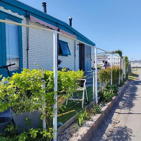 مكان تخييم Chalet Aan Zee