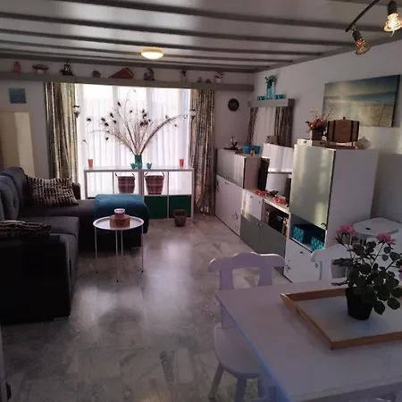 مكان تخييم Chalet Aan Zee